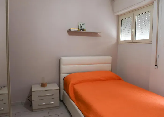 Benedetta Flat